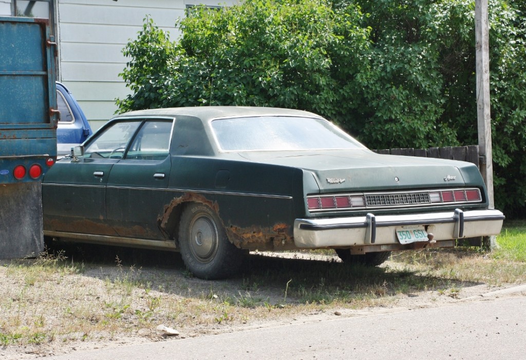 1978 Mercury Marquis Meteor - a low cost Mercury full-sizer offered only in Canada (note fake vinyl roof crease).
