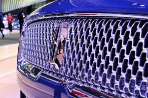 Lincoln x Infinity makes for a gleaming mouth.