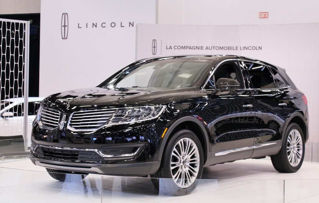 The 2016 Lincoln MKX will adopt what's good about its little brother, the MKC (hint: tasteful styling)