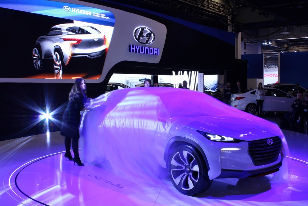 The Hyundai Intrado sport crossover concept comes unwrapped at the Montreal International Auto Show.