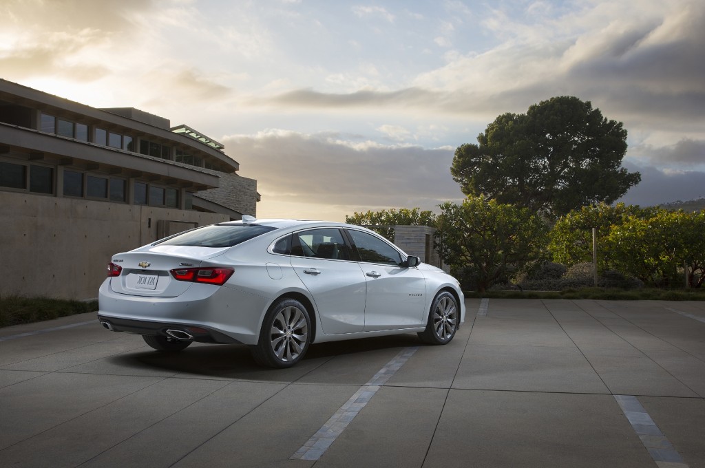 The best view of the 2016 Malibu, IMHO. Can you tell it's longer? (Image: General Motors)